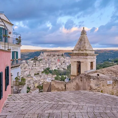 Daire Raffo- Mit Aussicht In Ibla By Interhome